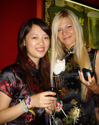 Чайна церемонія: об'єднує людей